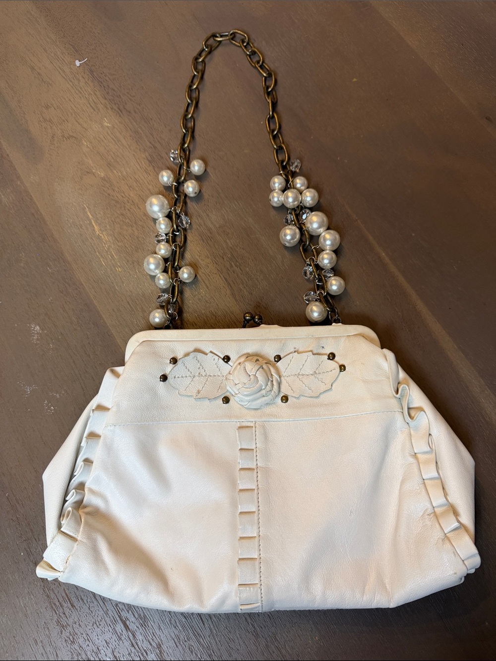Cream Floral-Applique Pearl-Chain Women's Shoulder Bag